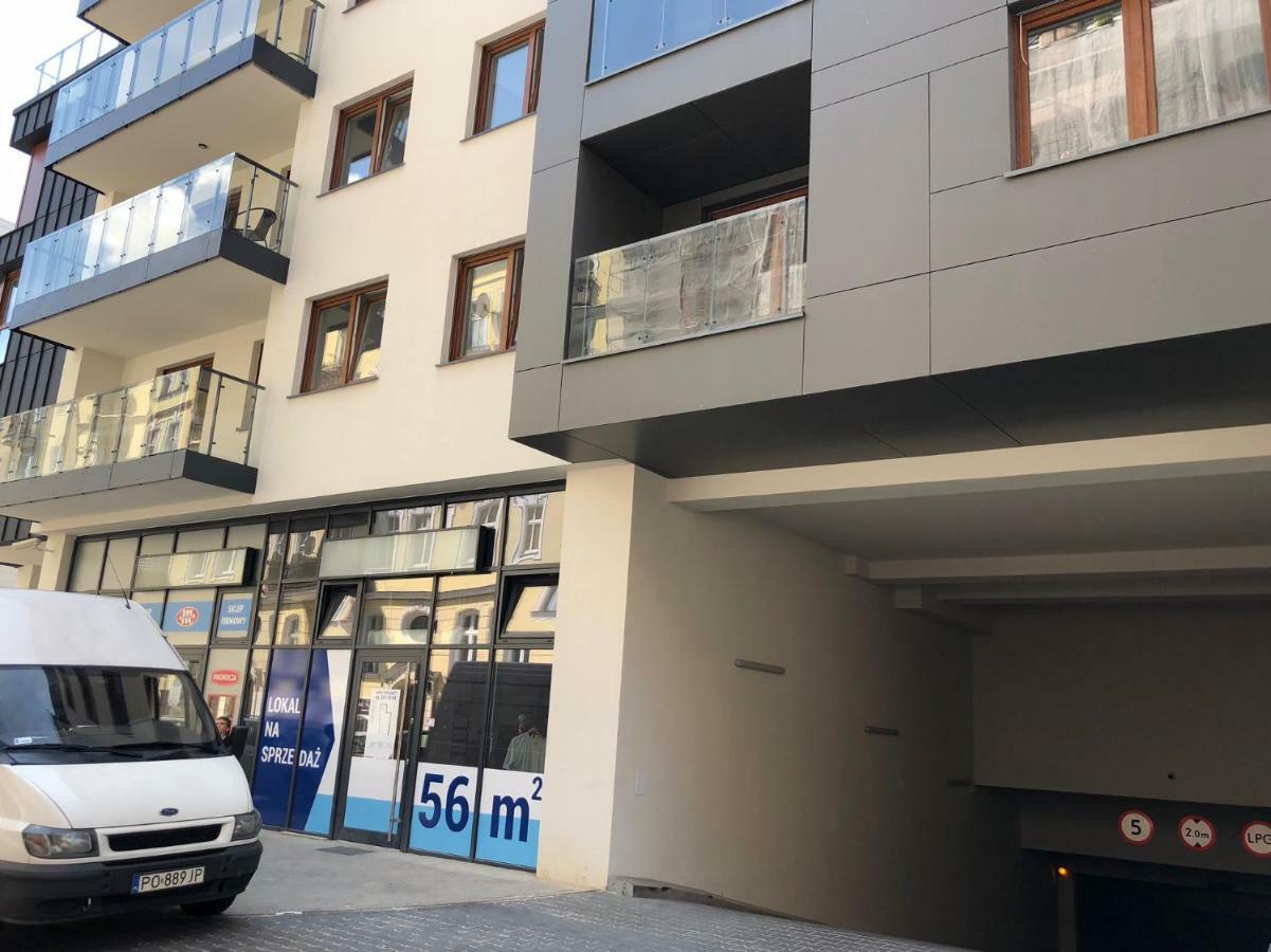 Targi Z Garazem I Silownia