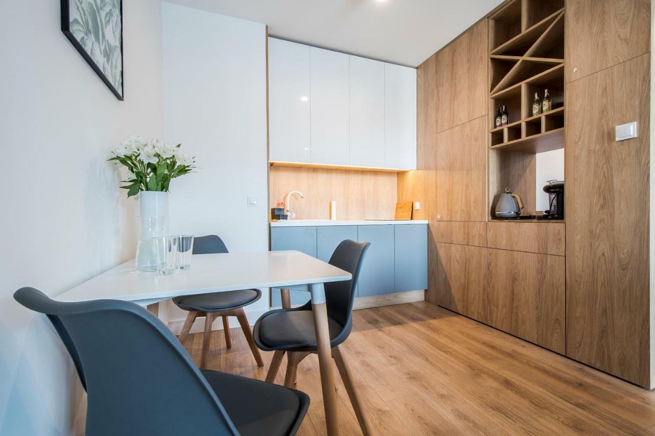 Targi Z Garazem I Silownia Apartment Poznan